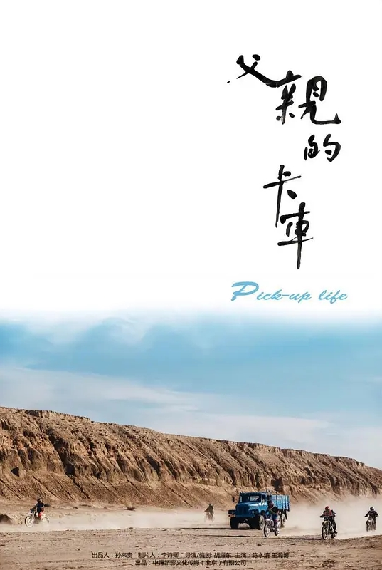 【偷拍抄底】美女SG躲在展台里扣B，内裤都破洞了！ - 天堂AV影院